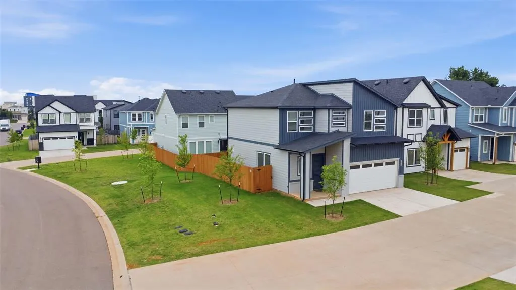 Photo 3 — 2616 Crescent Avenue, Oklahoma City, OK 73120