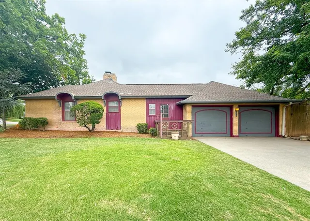 Photo 4 — 1816 Huntington Avenue, Nichols Hills, OK 73116