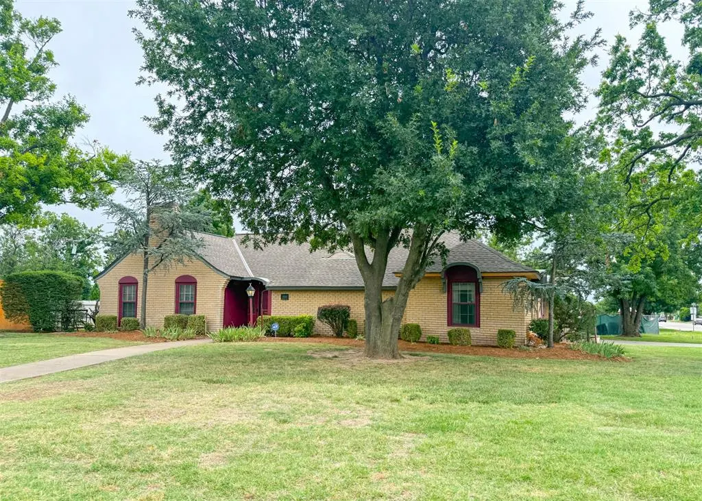 Photo 13 — 1816 Huntington Avenue, Nichols Hills, OK 73116