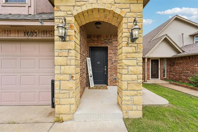 Photo 3 — 1603 SW 20th Street, Moore, OK 73170