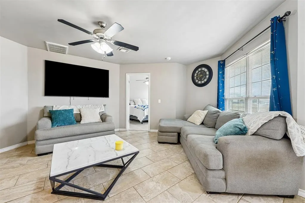 Photo 5 — 1603 SW 20th Street, Moore, OK 73170