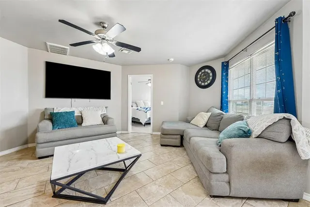 Photo 5 — 1603 SW 20th Street, Moore, OK 73170
