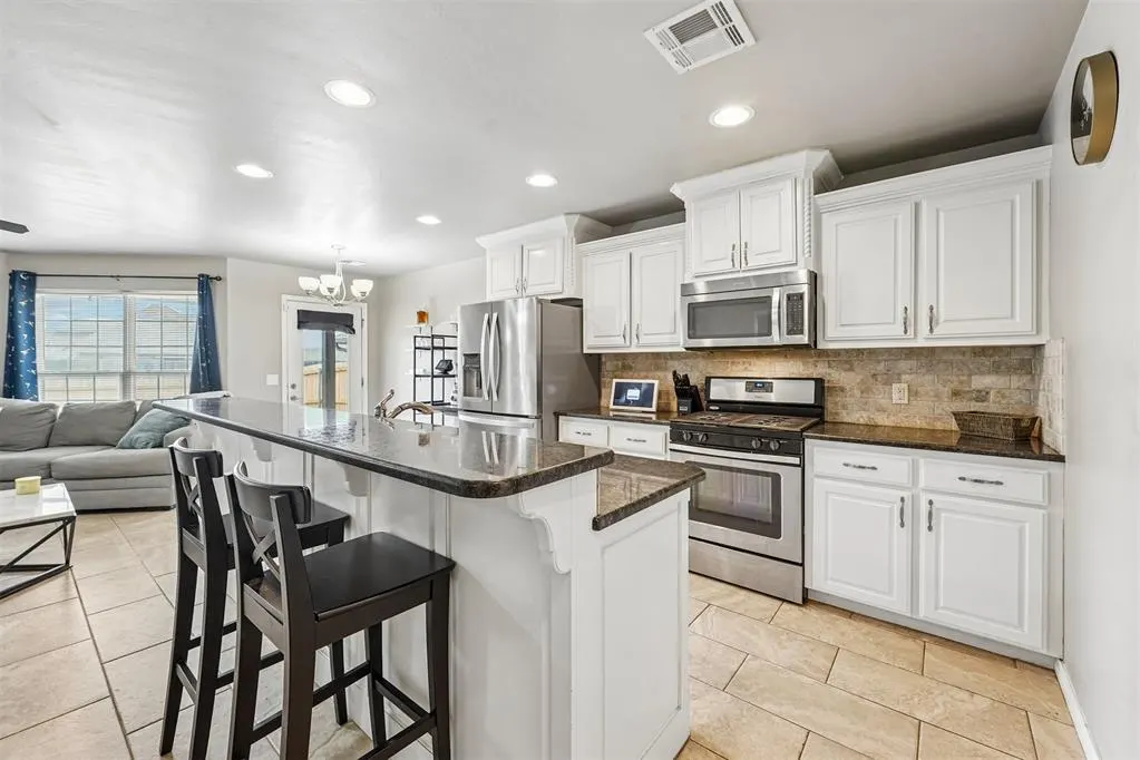 Photo 8 — 1603 SW 20th Street, Moore, OK 73170