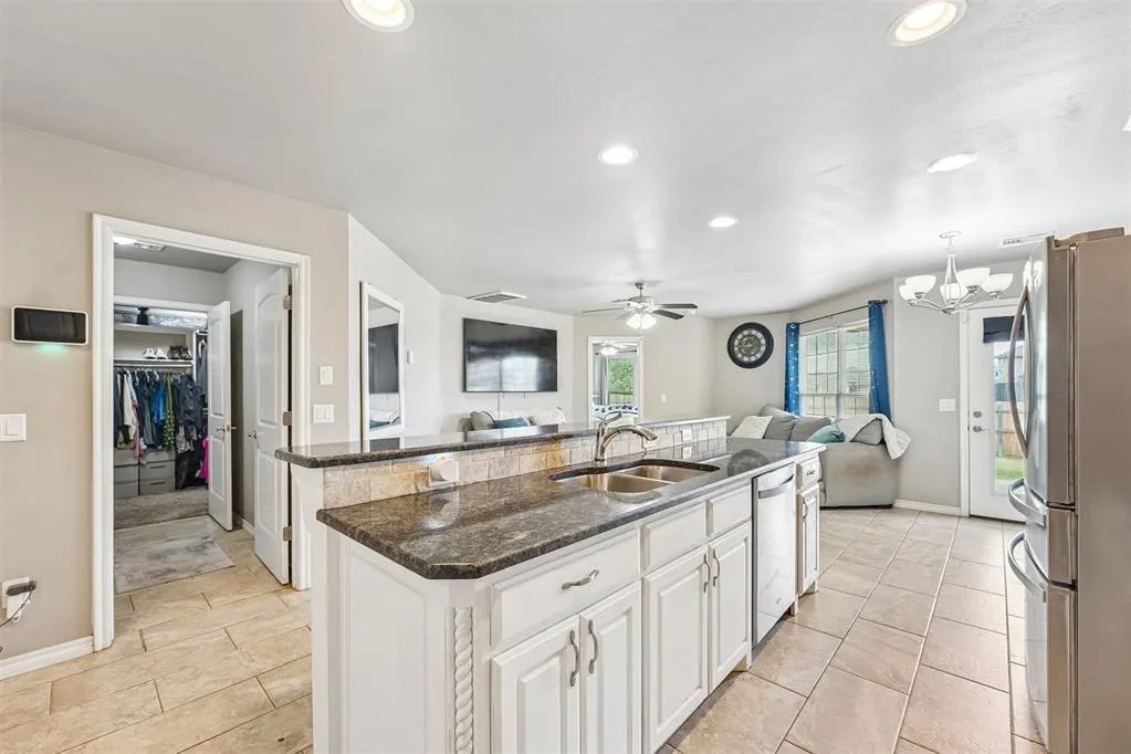 Photo 9 — 1603 SW 20th Street, Moore, OK 73170