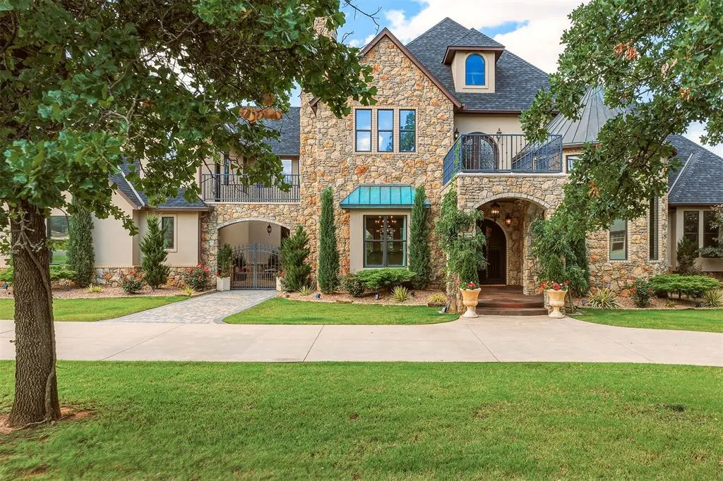 Front exterior — 2808 Perth Drive, Edmond, OK 73013