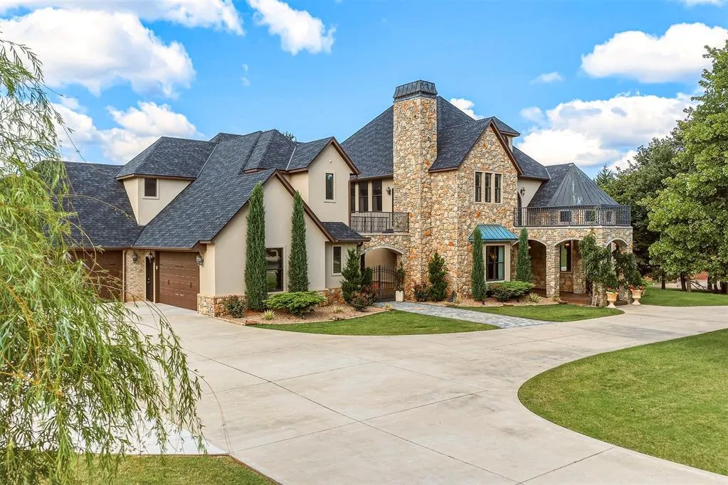 Photo 2 — 2808 Perth Drive, Edmond, OK 73013