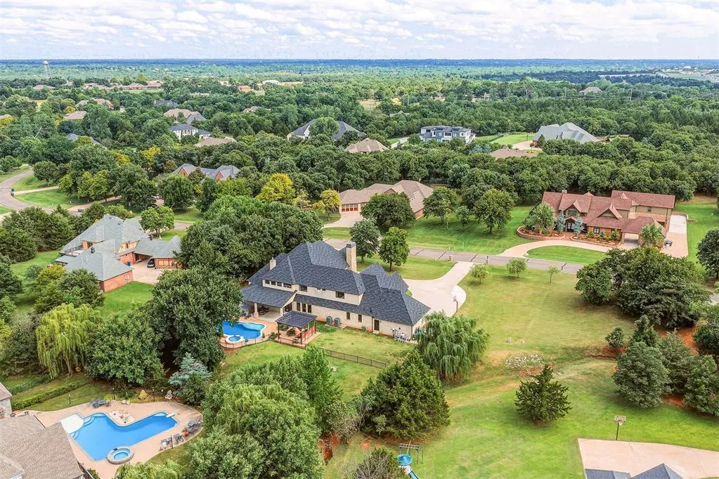 Photo 3 — 2808 Perth Drive, Edmond, OK 73013