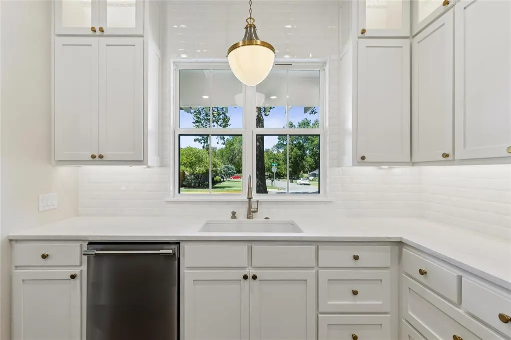 Photo 13 — 924 Hardin Drive, Norman, OK 73072