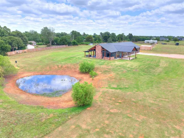 Photo 5 — 641 Highland Hills Drive, Edmond, OK 73034