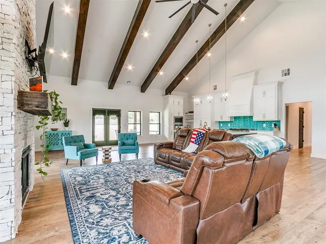 Photo 6 — 641 Highland Hills Drive, Edmond, OK 73034