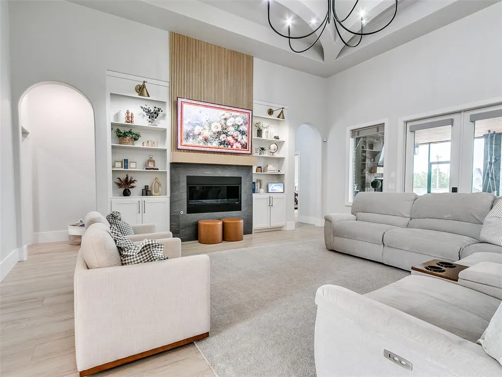 Photo 9 — 4400 Rustic Trail, Moore, OK 73160