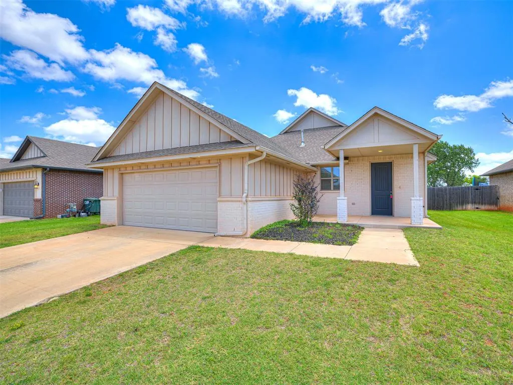 Front exterior — 17624 Macarthur Park Road, Edmond, OK 73012