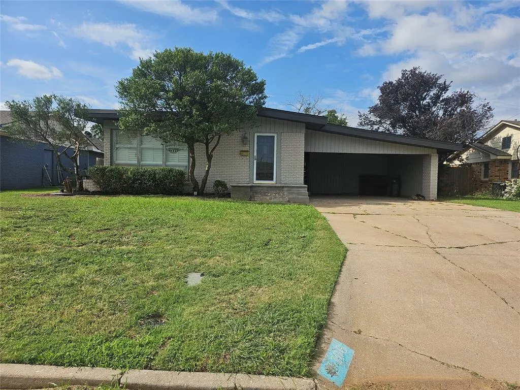 Photo 2 — 106 Cameron Drive, Altus, OK 73521