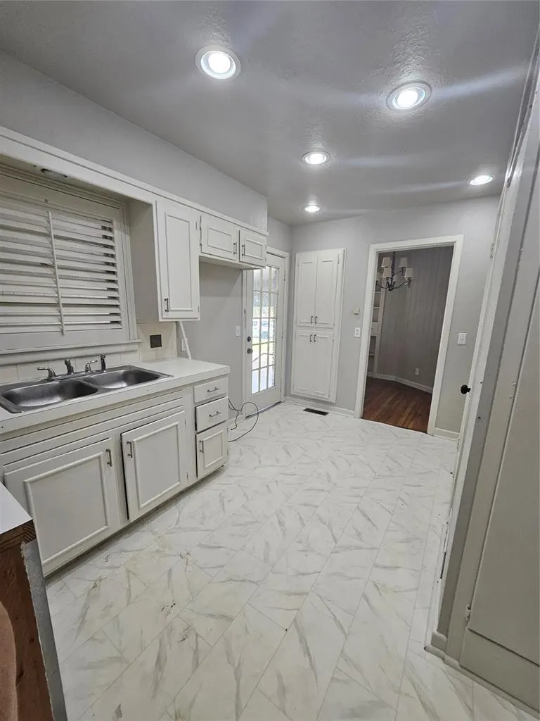 Photo 8 — 106 Cameron Drive, Altus, OK 73521
