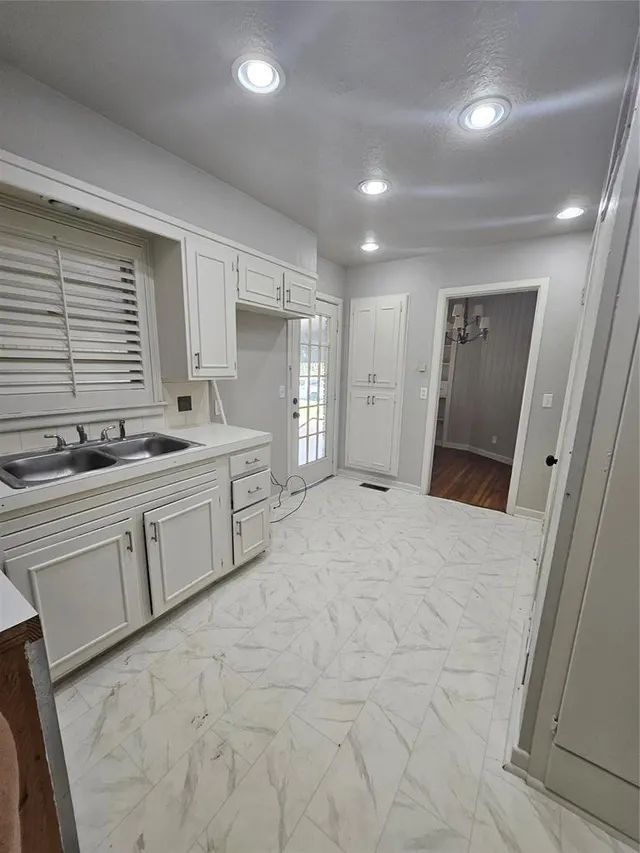 Photo 8 — 106 Cameron Drive, Altus, OK 73521