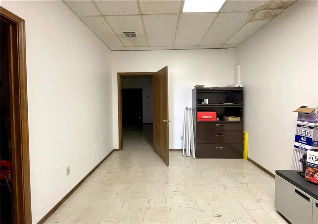 Photo 21 — 914 S 4th Street, Chickasha, OK 73018