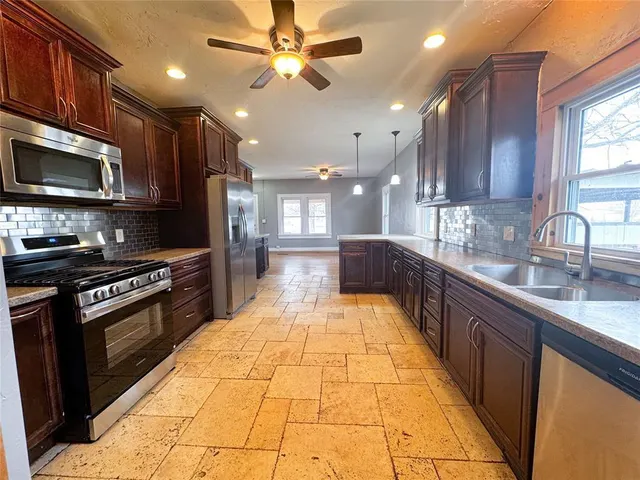 Photo 2 — 504 N Walnut Street, Seiling, OK 73663