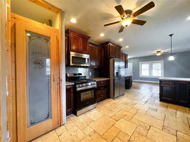 Photo 3 — 504 N Walnut Street, Seiling, OK 73663