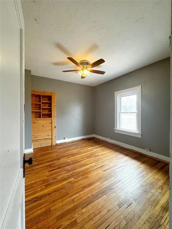 Photo 13 — 504 N Walnut Street, Seiling, OK 73663