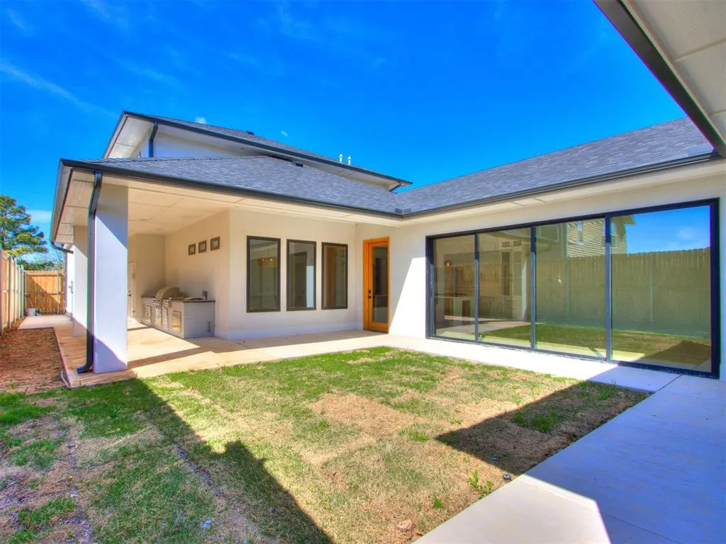 Photo 6 — 812 NW 45th Street, Oklahoma City, OK 73118