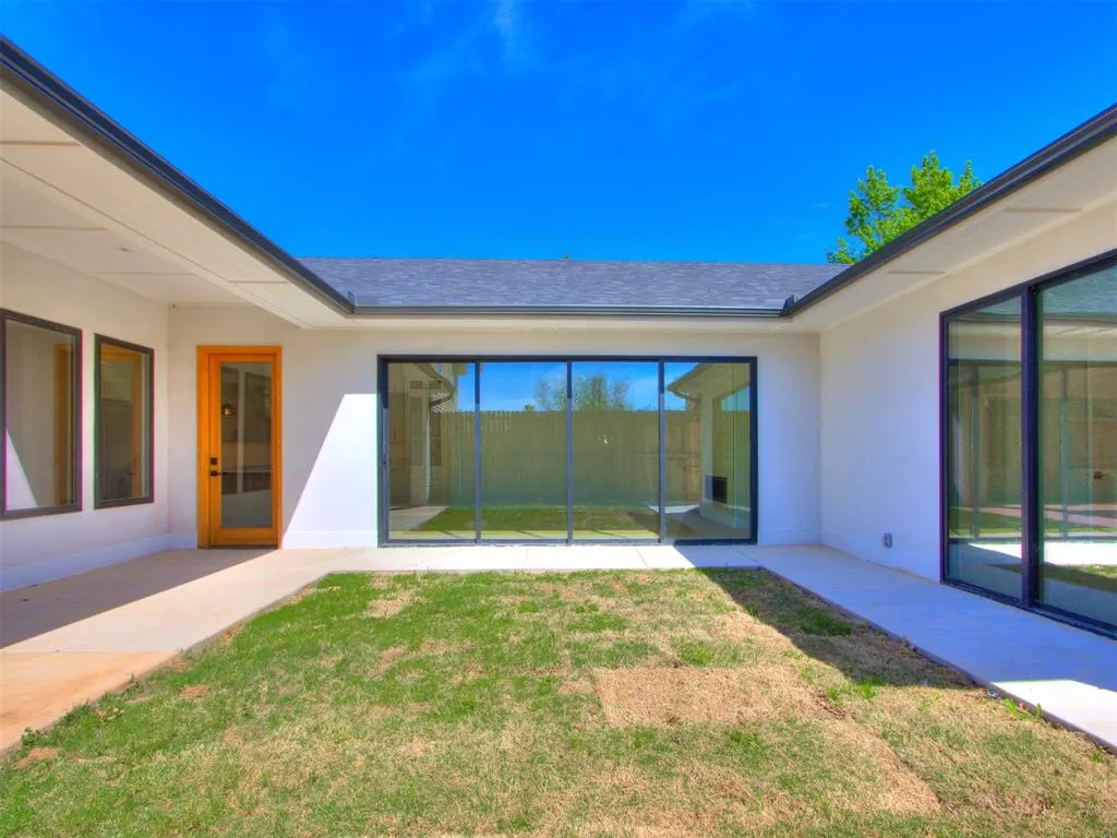 Photo 7 — 812 NW 45th Street, Oklahoma City, OK 73118