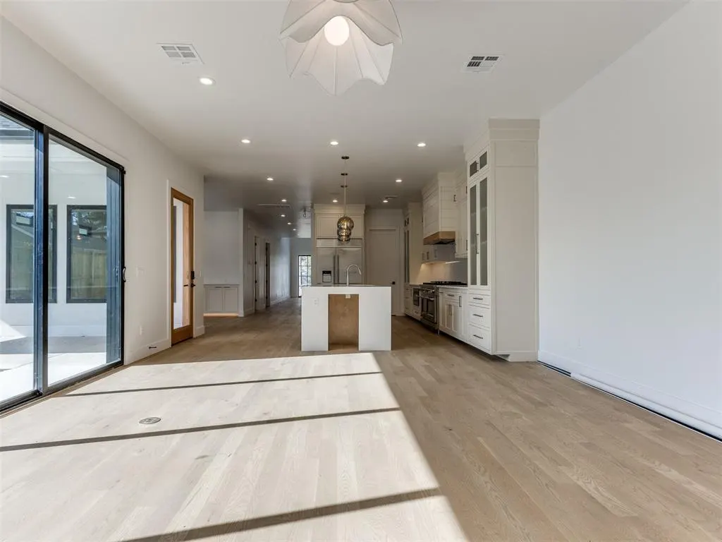 Photo 38 — 812 NW 45th Street, Oklahoma City, OK 73118