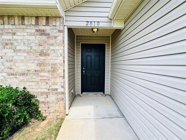 Photo 2 — 2810 E Pittsburg Street, Broken Arrow, OK 74014