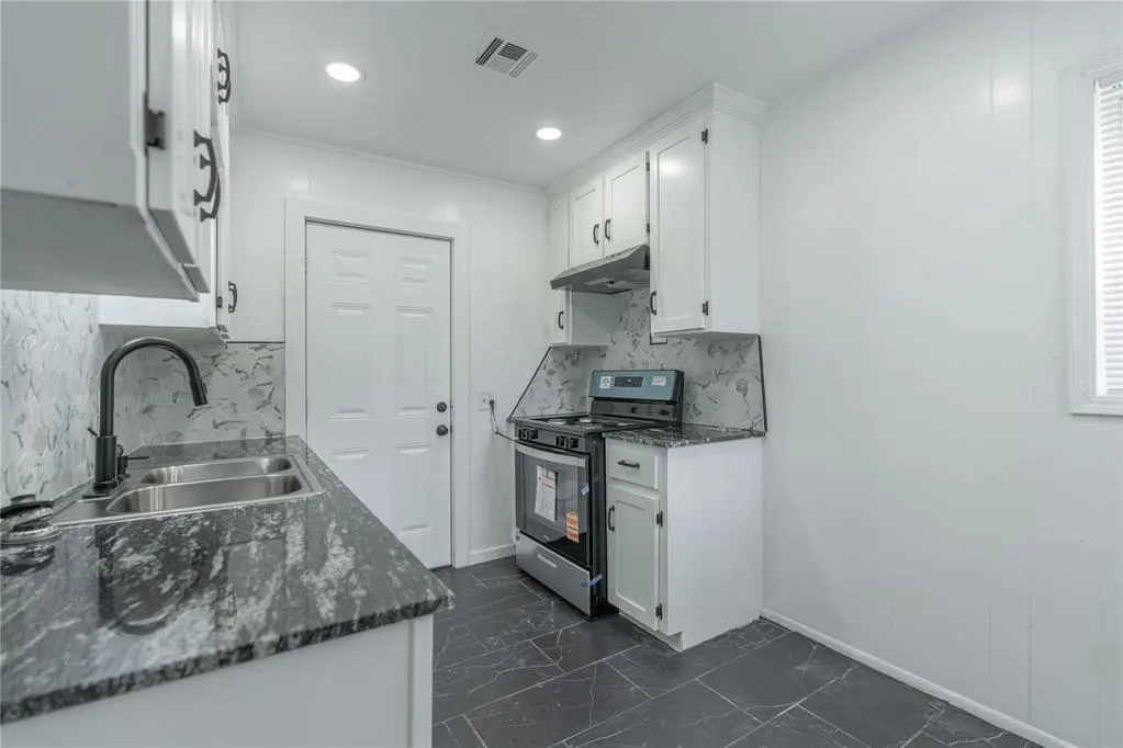 Photo 7 — 208 W Fairchild Drive, Oklahoma City, OK 73110