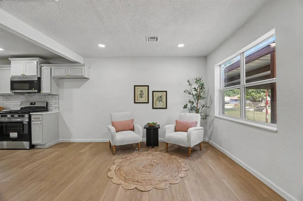 Photo 3 — 10346 Bellview Drive, Oklahoma City, OK 73130