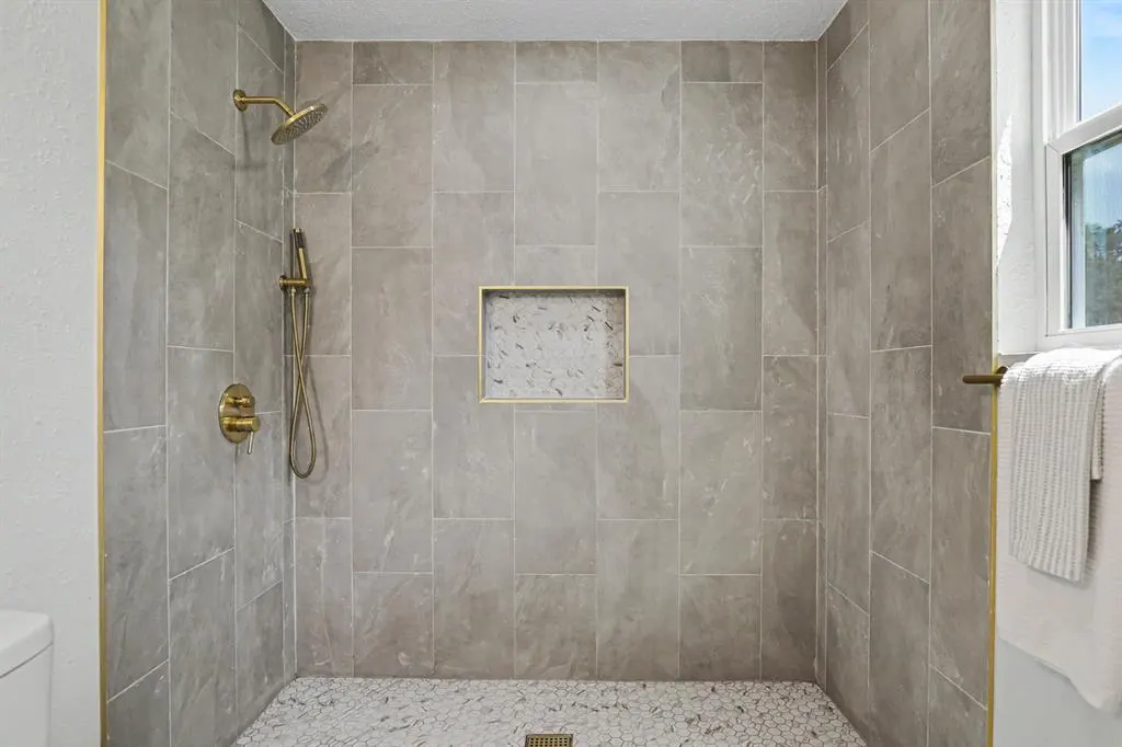 Photo 11 — 10346 Bellview Drive, Oklahoma City, OK 73130
