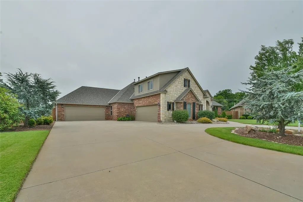 Photo 3 — 2428 SW 116th Street, Oklahoma City, OK 73170