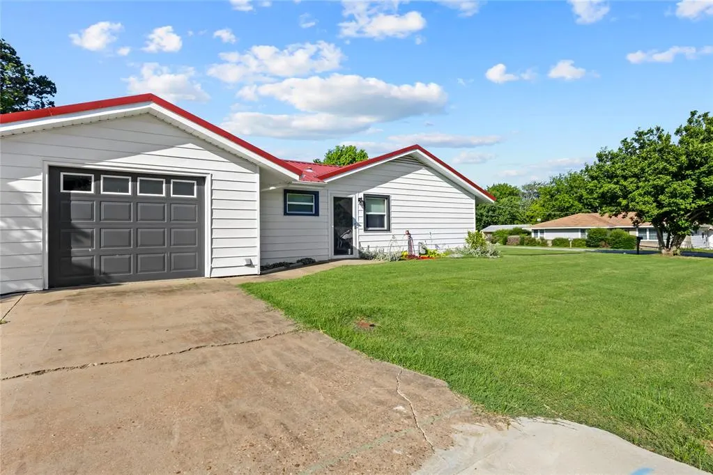 Photo 30 — 604 SW 3rd Street, Checotah, OK 74426
