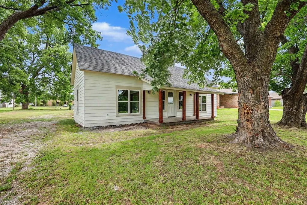Photo 3 — 216 E Beech Street, Lexington, OK 73051