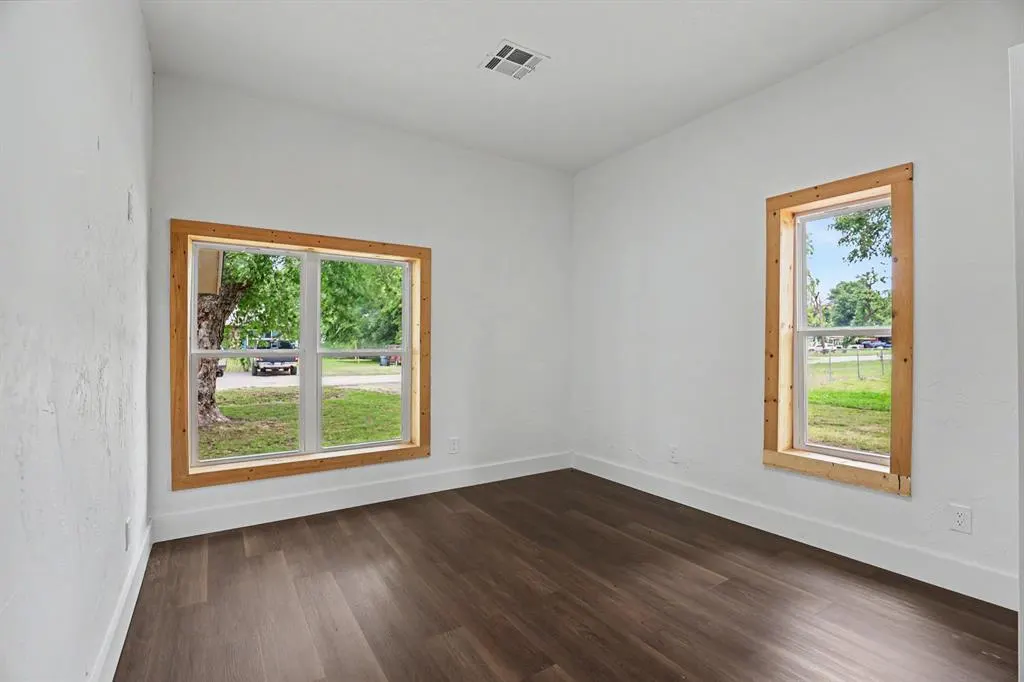 Photo 10 — 216 E Beech Street, Lexington, OK 73051