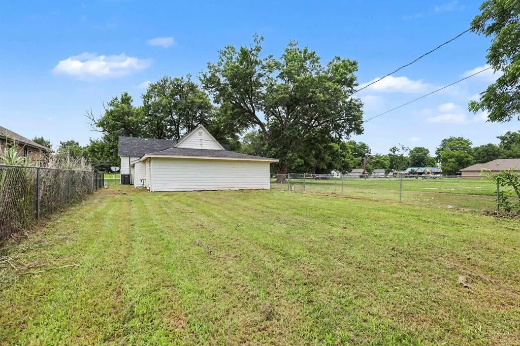Photo 14 — 216 E Beech Street, Lexington, OK 73051