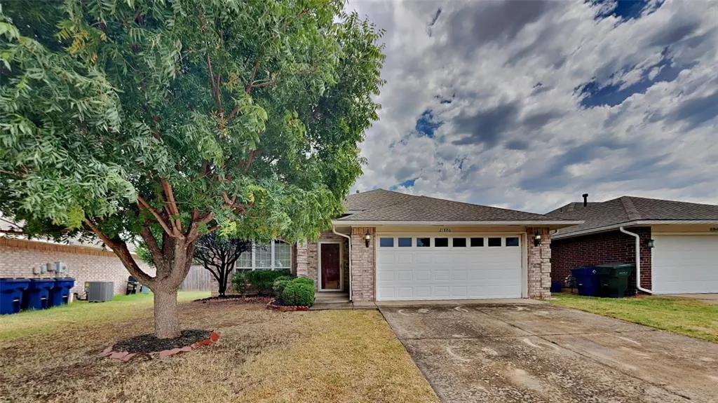 Photo 2 — 21886 Pioneer Circle, Edmond, OK 73012