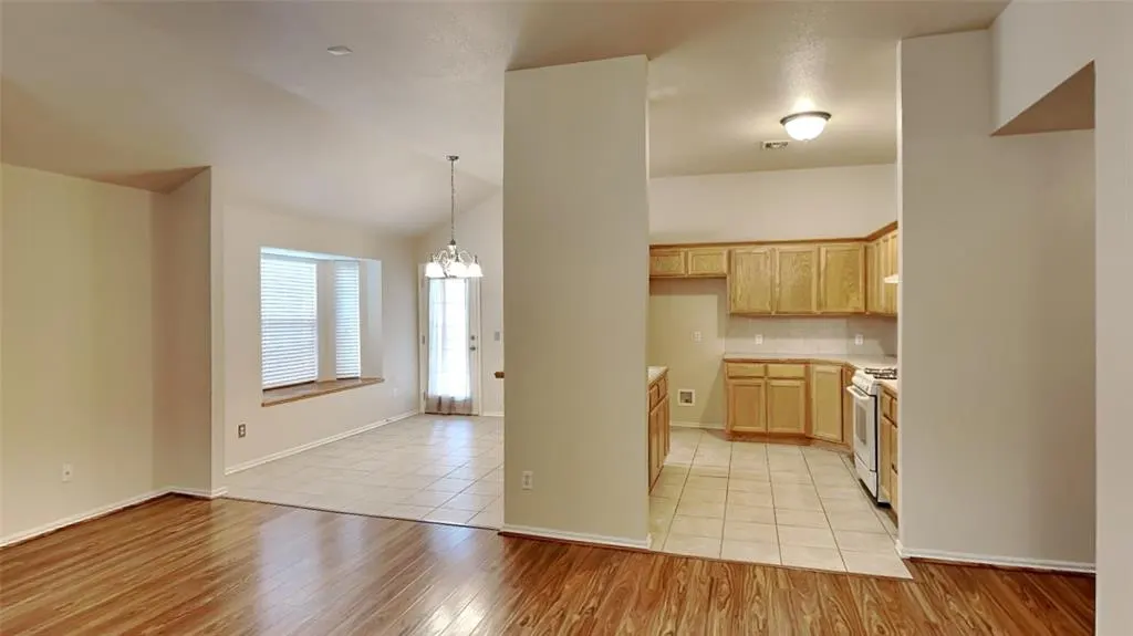 Photo 5 — 21886 Pioneer Circle, Edmond, OK 73012