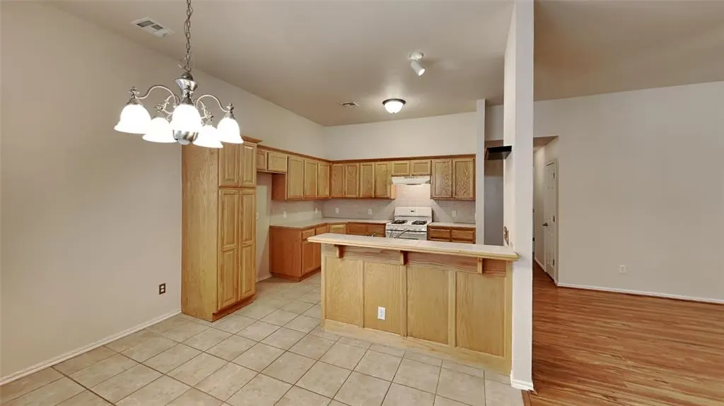 Photo 7 — 21886 Pioneer Circle, Edmond, OK 73012
