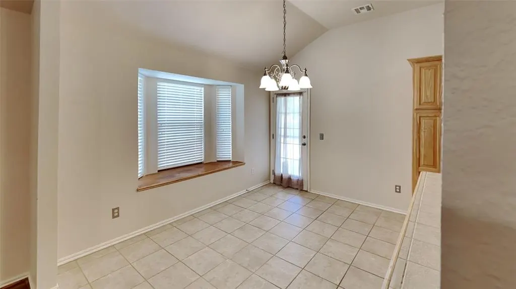 Photo 8 — 21886 Pioneer Circle, Edmond, OK 73012