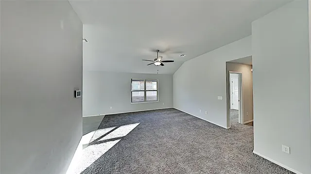 Photo 5 — 19617 Brookeville Drive, Edmond, OK 73012