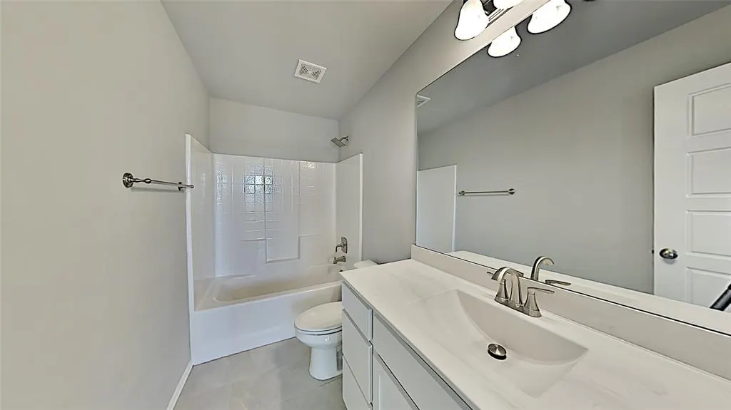 Photo 11 — 19617 Brookeville Drive, Edmond, OK 73012