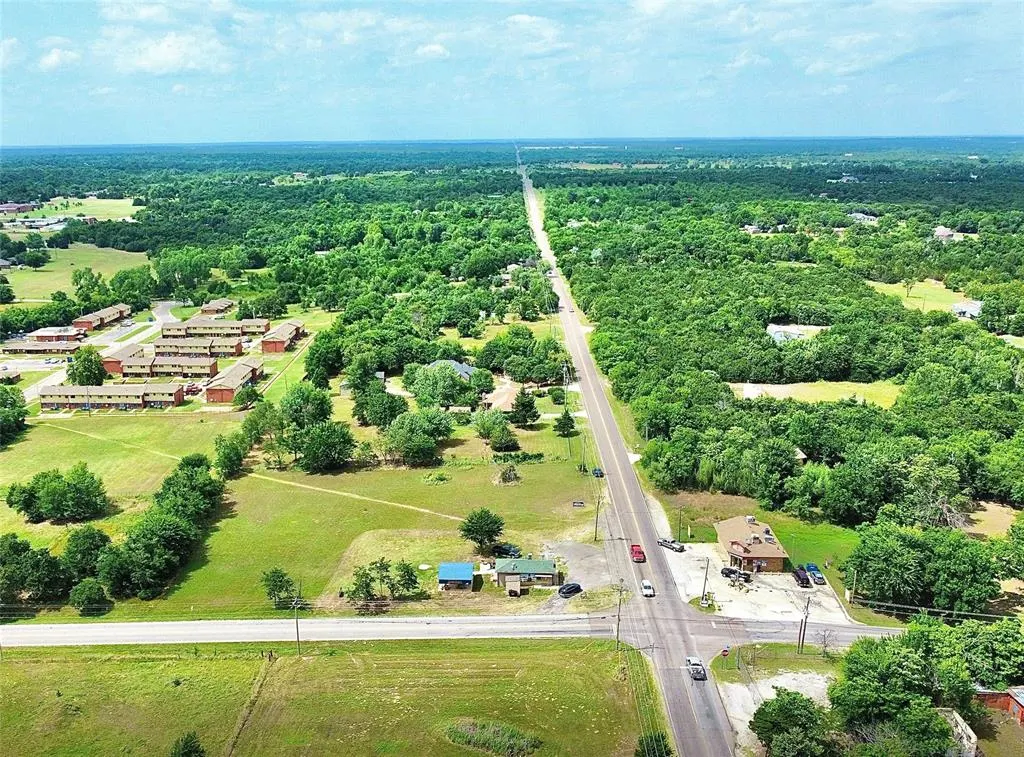 Photo 2 — 3703 N Hiwassee Road, Spencer, OK 73084