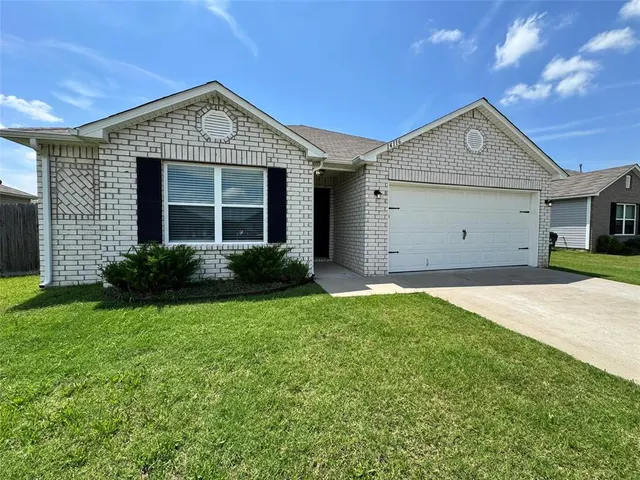 Front exterior — 14116 N 74th Avenue, Collinsville, OK 74021