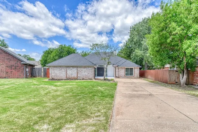 Photo 2 — 1509 Louis Scott Street, Edmond, OK 73003