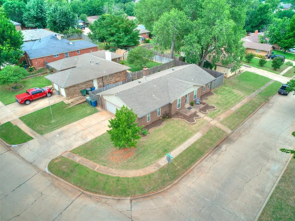 Photo 2 — 1019 N Blackwelder Avenue, Edmond, OK 73034