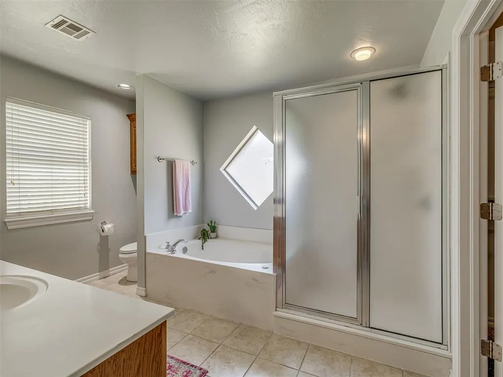Photo 18 — 10461 Ridgeview Drive, Edmond, OK 73034