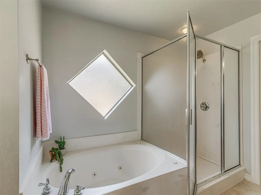 Photo 21 — 10461 Ridgeview Drive, Edmond, OK 73034