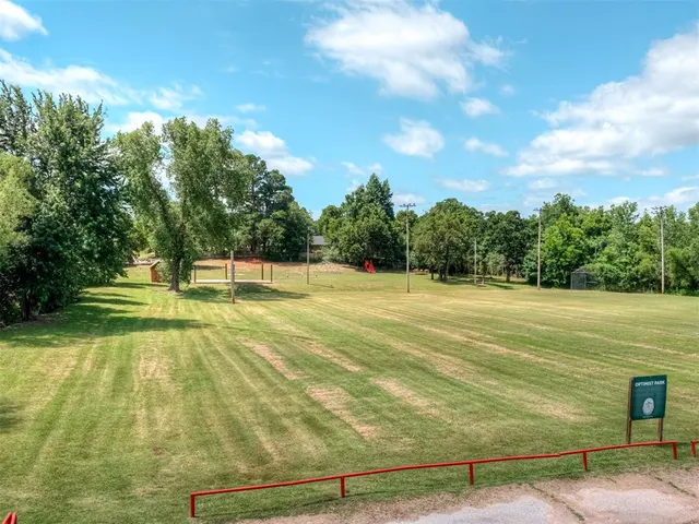 Photo 5 — 13500 NE 10th Street, Choctaw, OK 73020