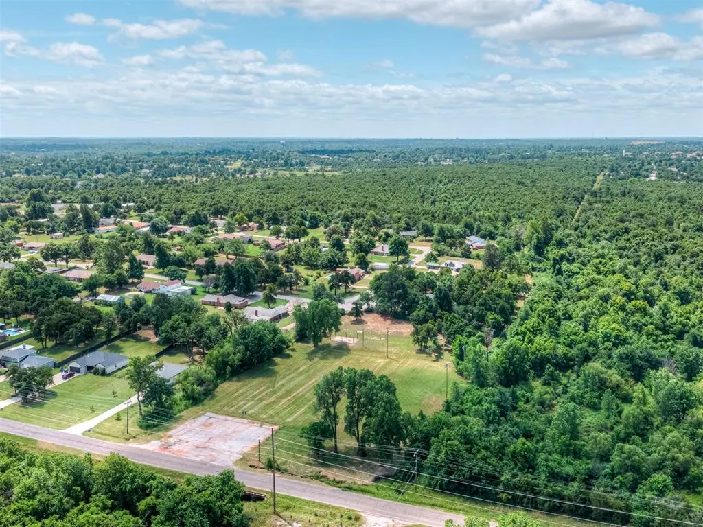 Photo 11 — 13500 NE 10th Street, Choctaw, OK 73020