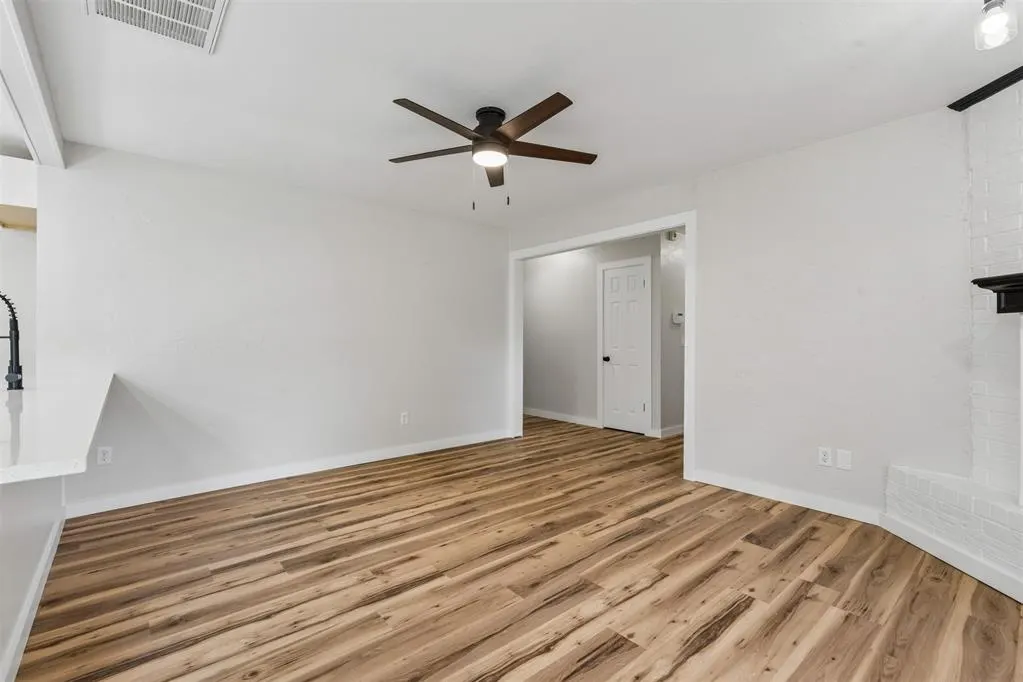 Photo 12 — 803 Hawthorne Lane, Edmond, OK 73003